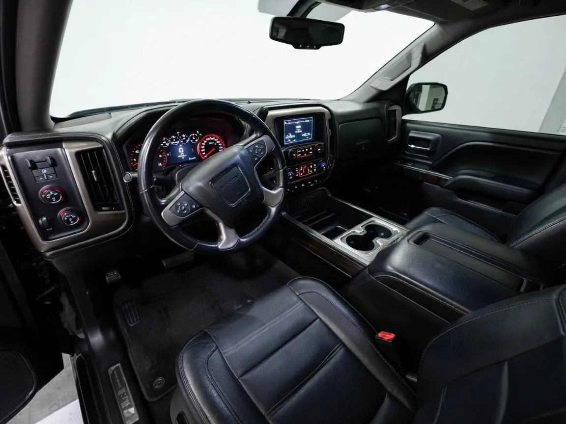 GMC Sierra photo 7
