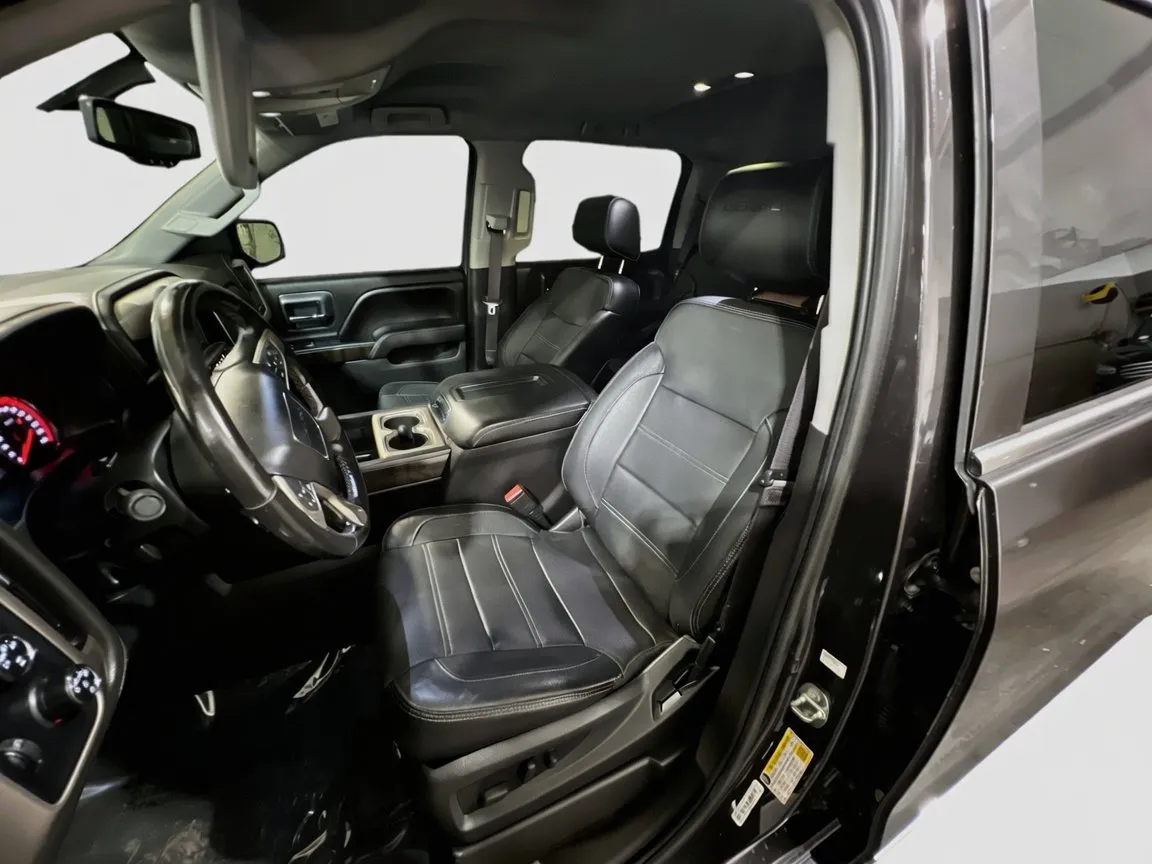 GMC Sierra photo 14