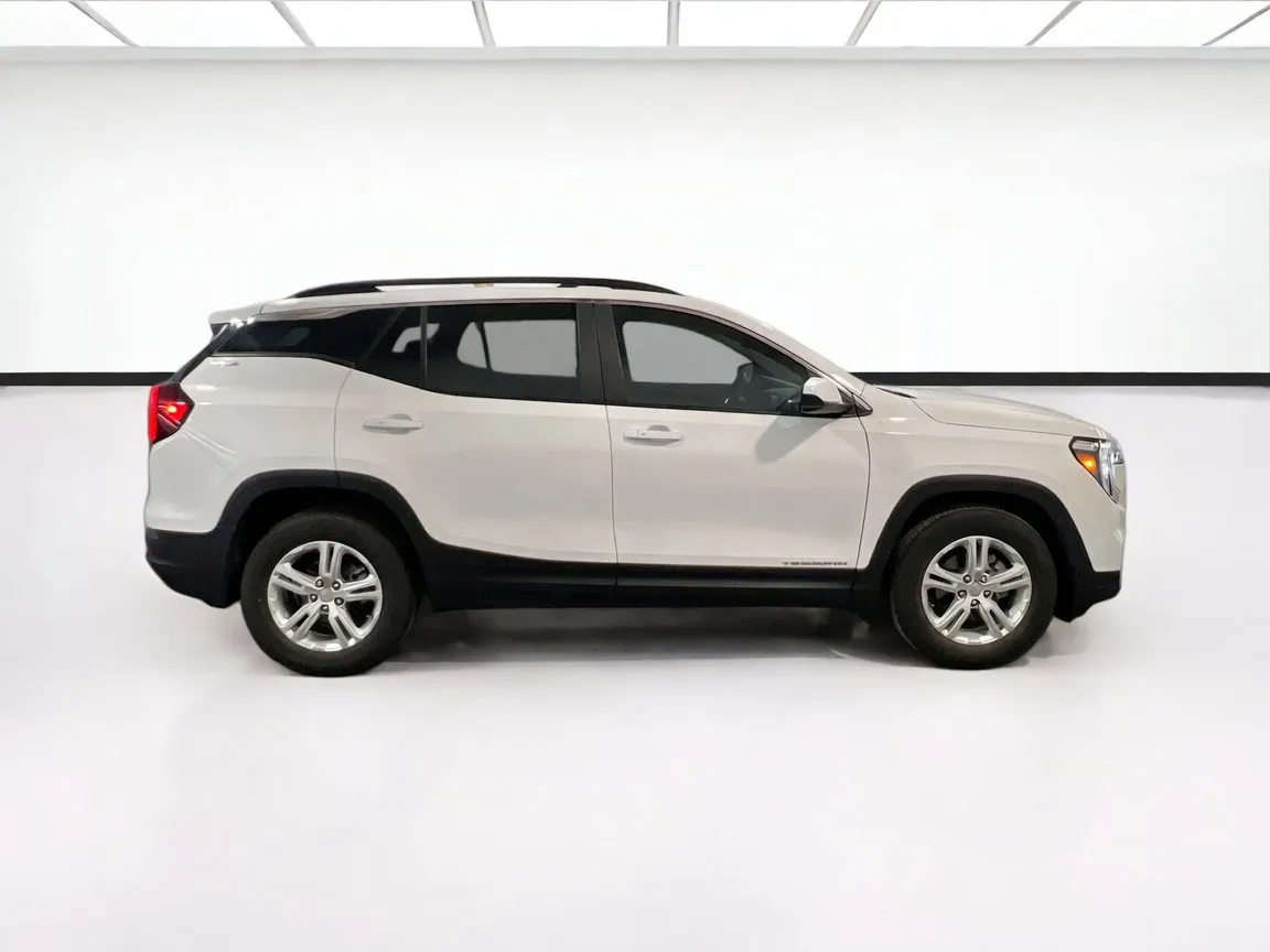 GMC Terrain photo 23