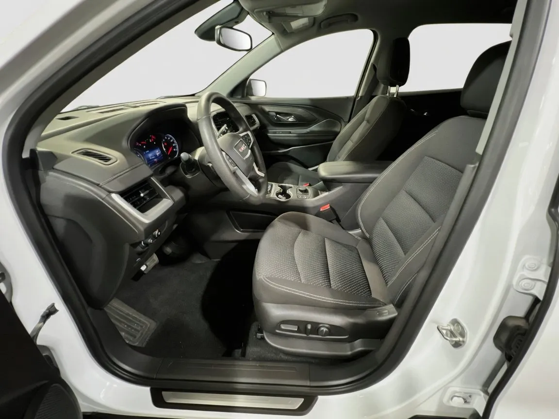 GMC Terrain photo 14