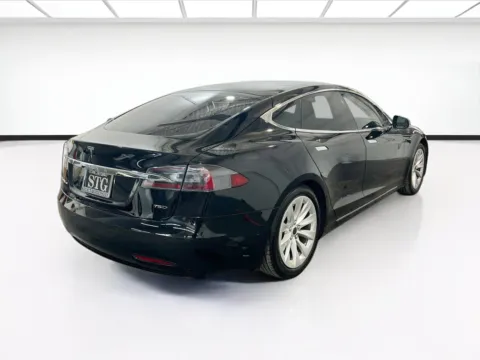 More photos of 2018 Tesla Model S 75D at STG Chandler, AZ