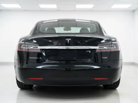 More photos of 2018 Tesla Model S 75D at STG Chandler, AZ