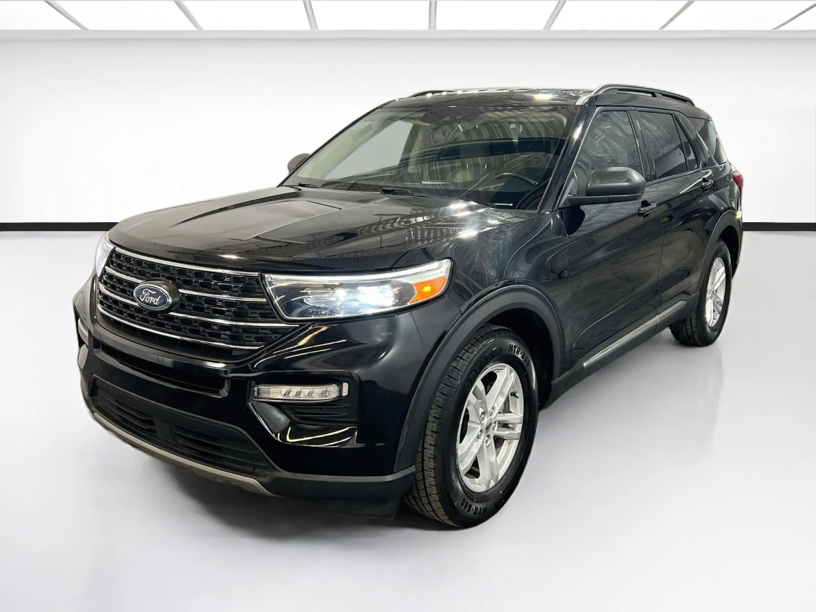 Black 2024 Ford Explorer XLT for sale in Chandler, AZ
