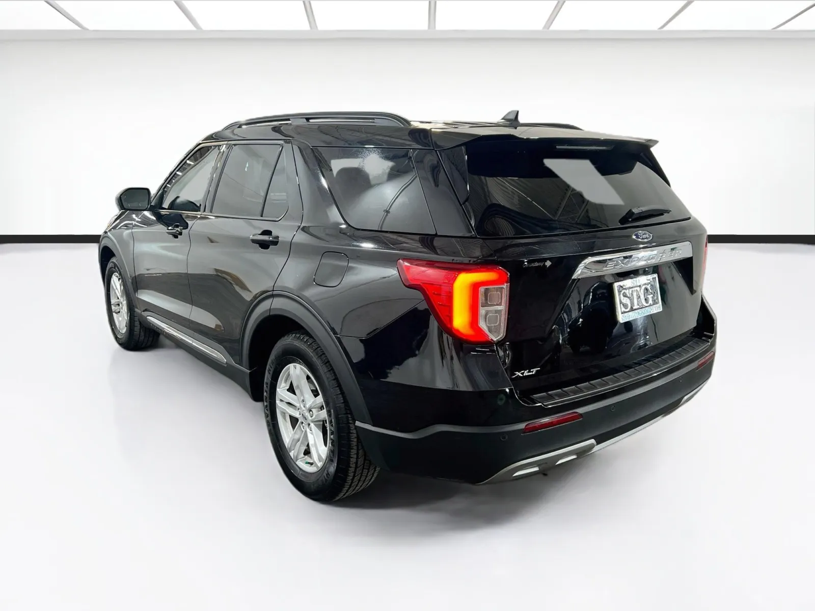 Ford Explorer photo 6