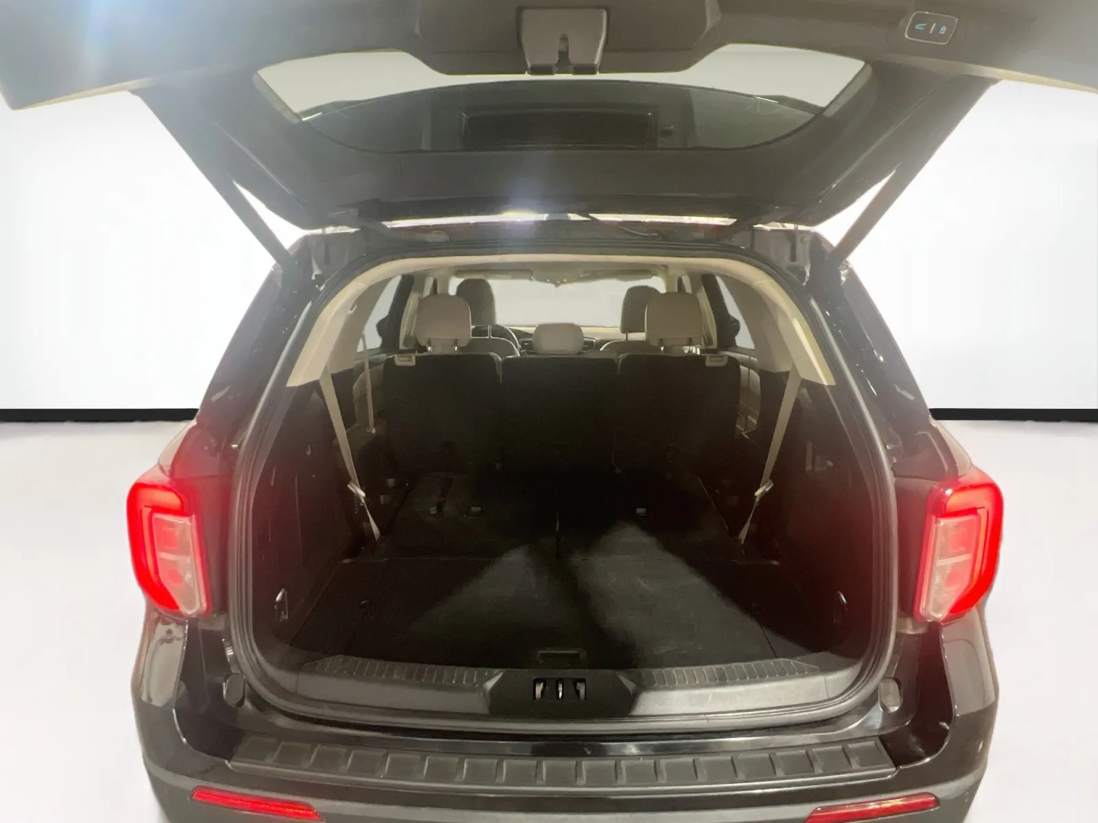 Ford Explorer photo 18