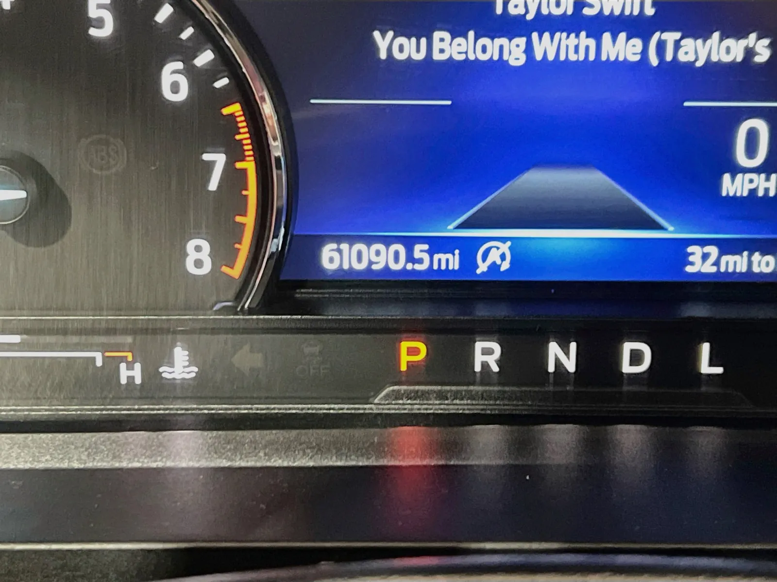 Ford Explorer photo 8
