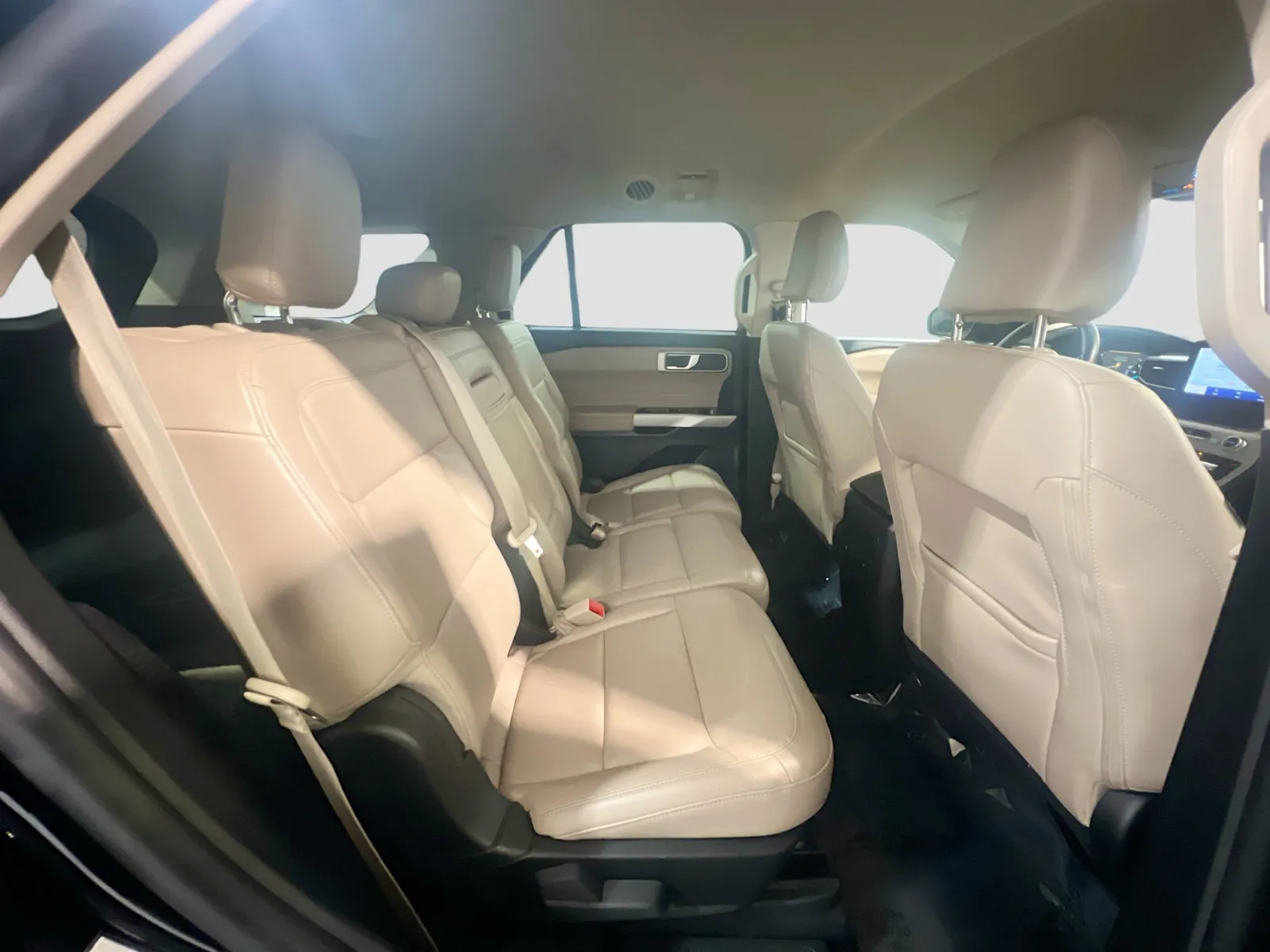 Ford Explorer photo 19
