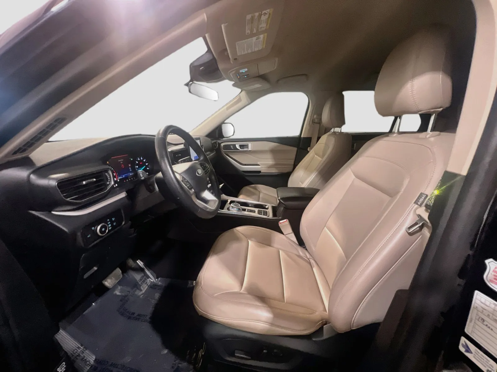 Ford Explorer photo 14