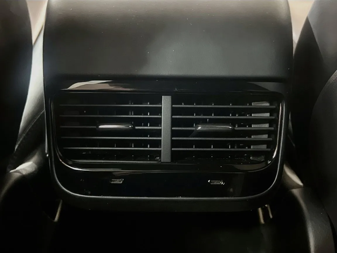 Tesla Model 3 photo 18
