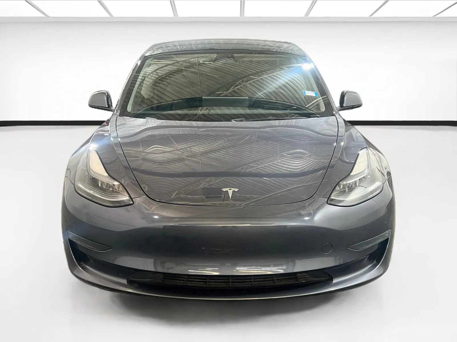 Tesla Model 3 photo 2