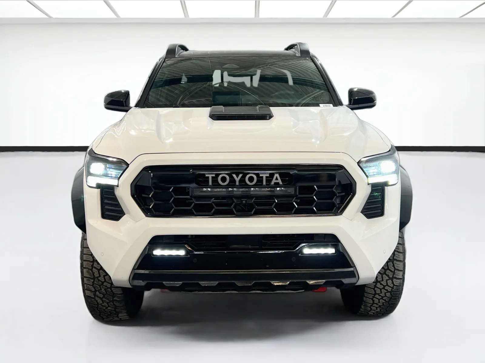 2025 Toyota Tacoma TRD Pro - Photo 2
