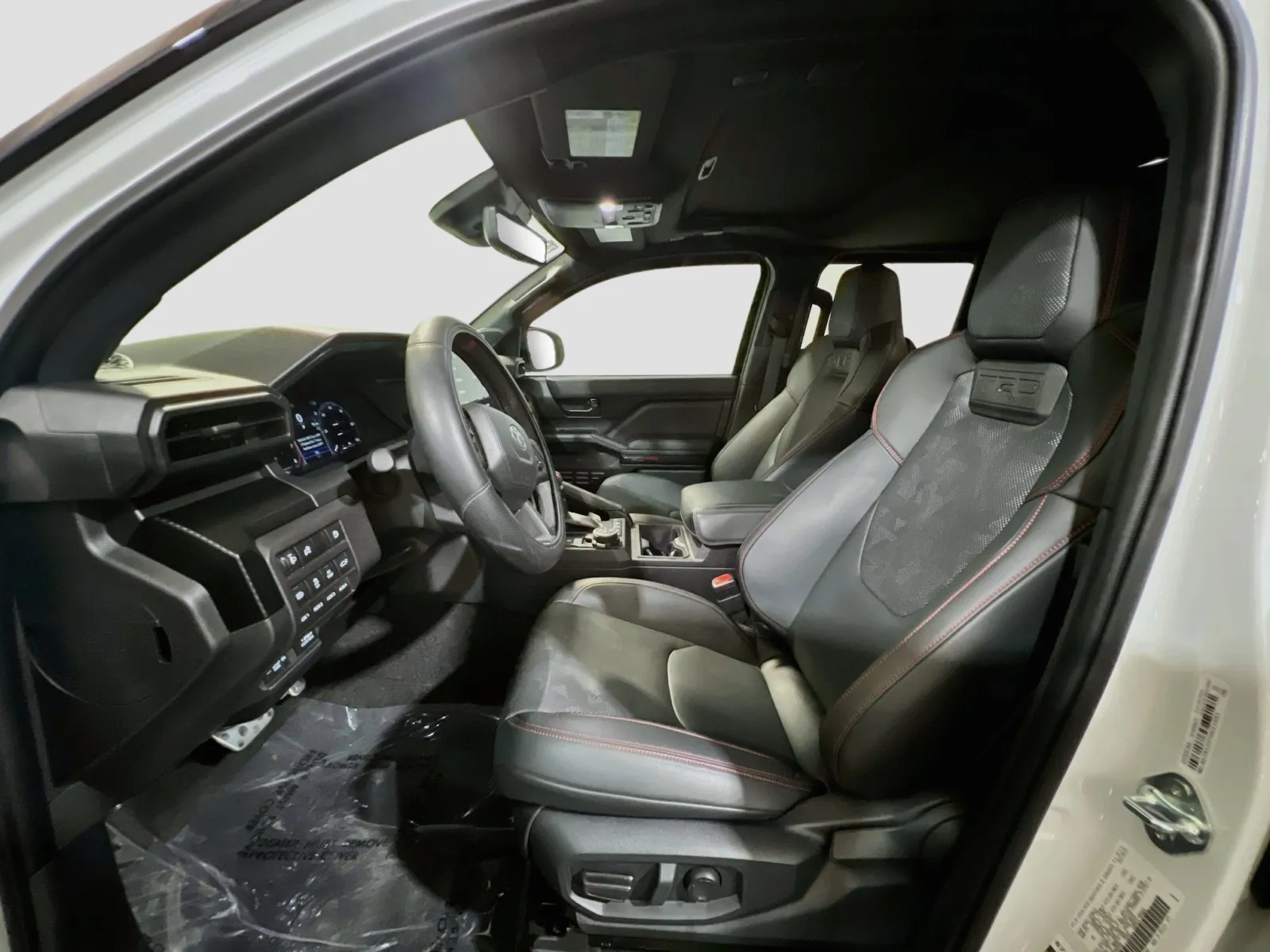 2025 Toyota Tacoma TRD Pro - Photo 15
