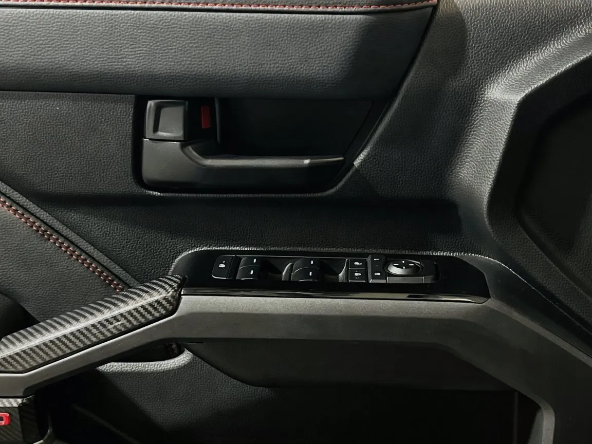 2025 Toyota Tacoma TRD Pro - Photo 14