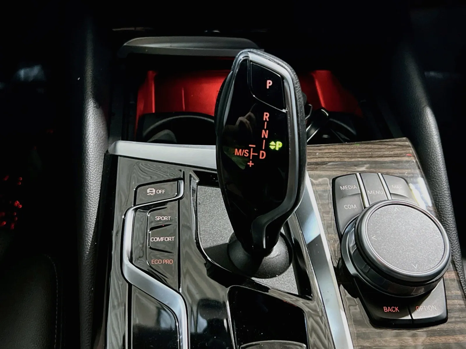 BMW 5 Series photo 13