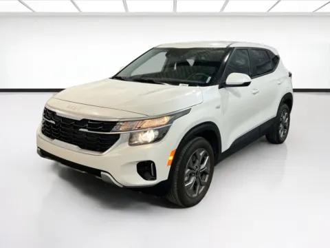 White 2025 Kia Seltos LX for sale in Chandler, AZ
