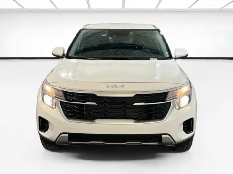 Photos of 2025 Kia Seltos LX for sale in Chandler, AZ at STG Chandler