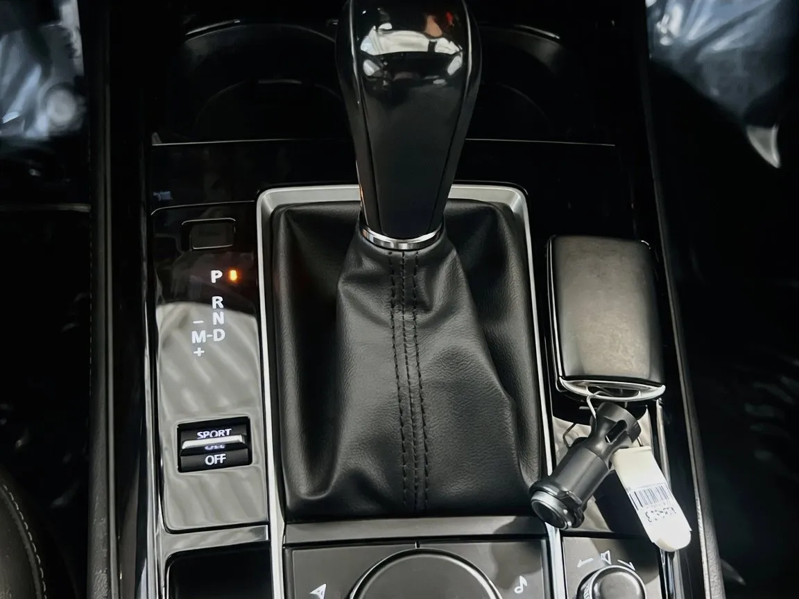 Mazda CX-30 photo 12