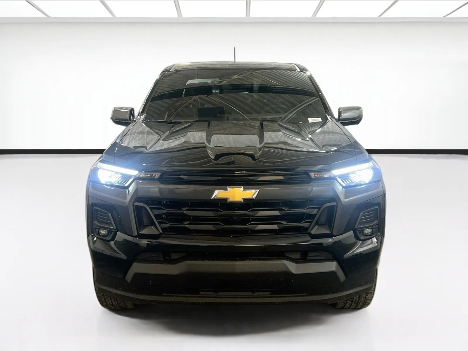 Chevrolet Colorado photo 2