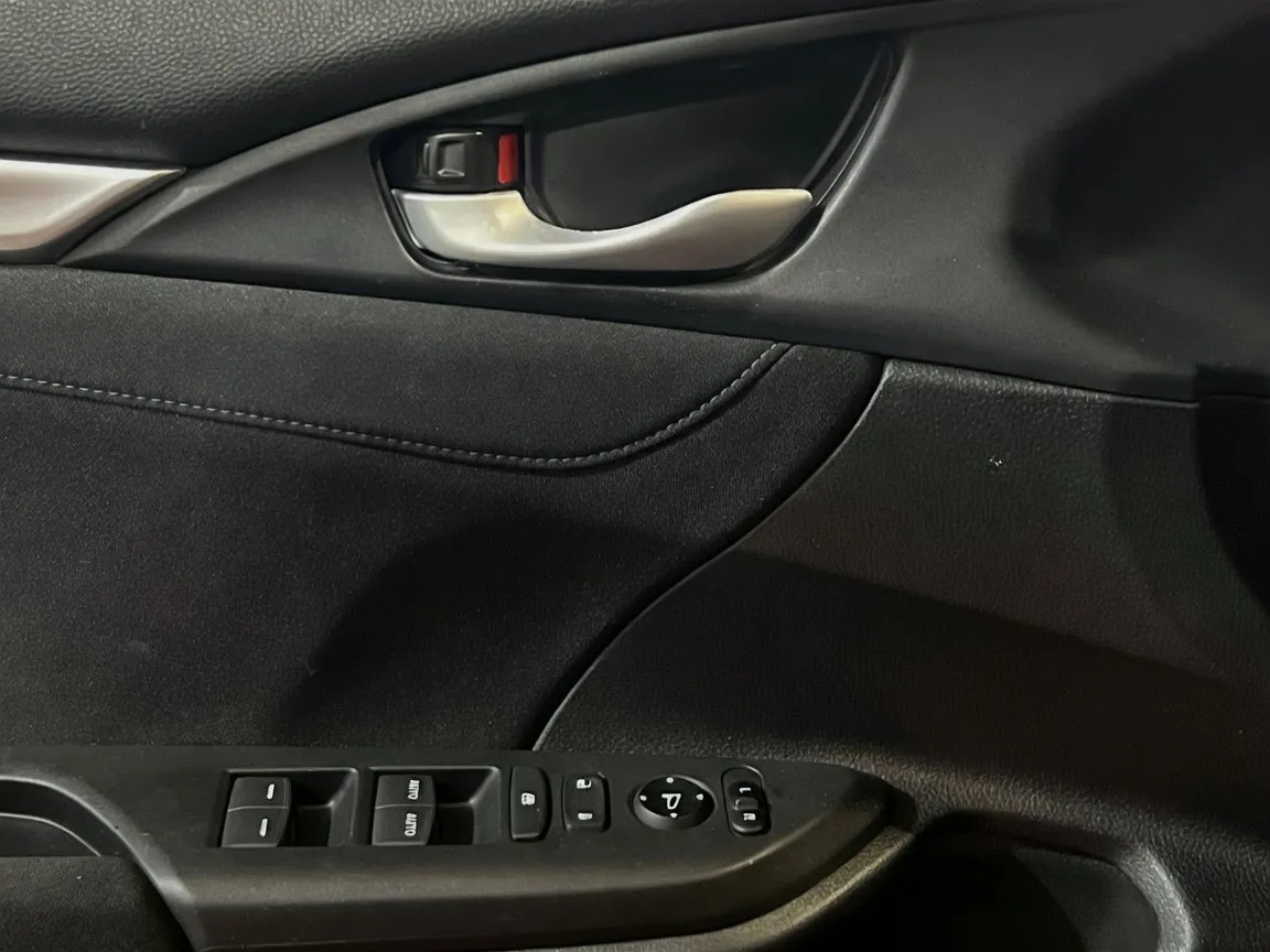 Honda Civic photo 13