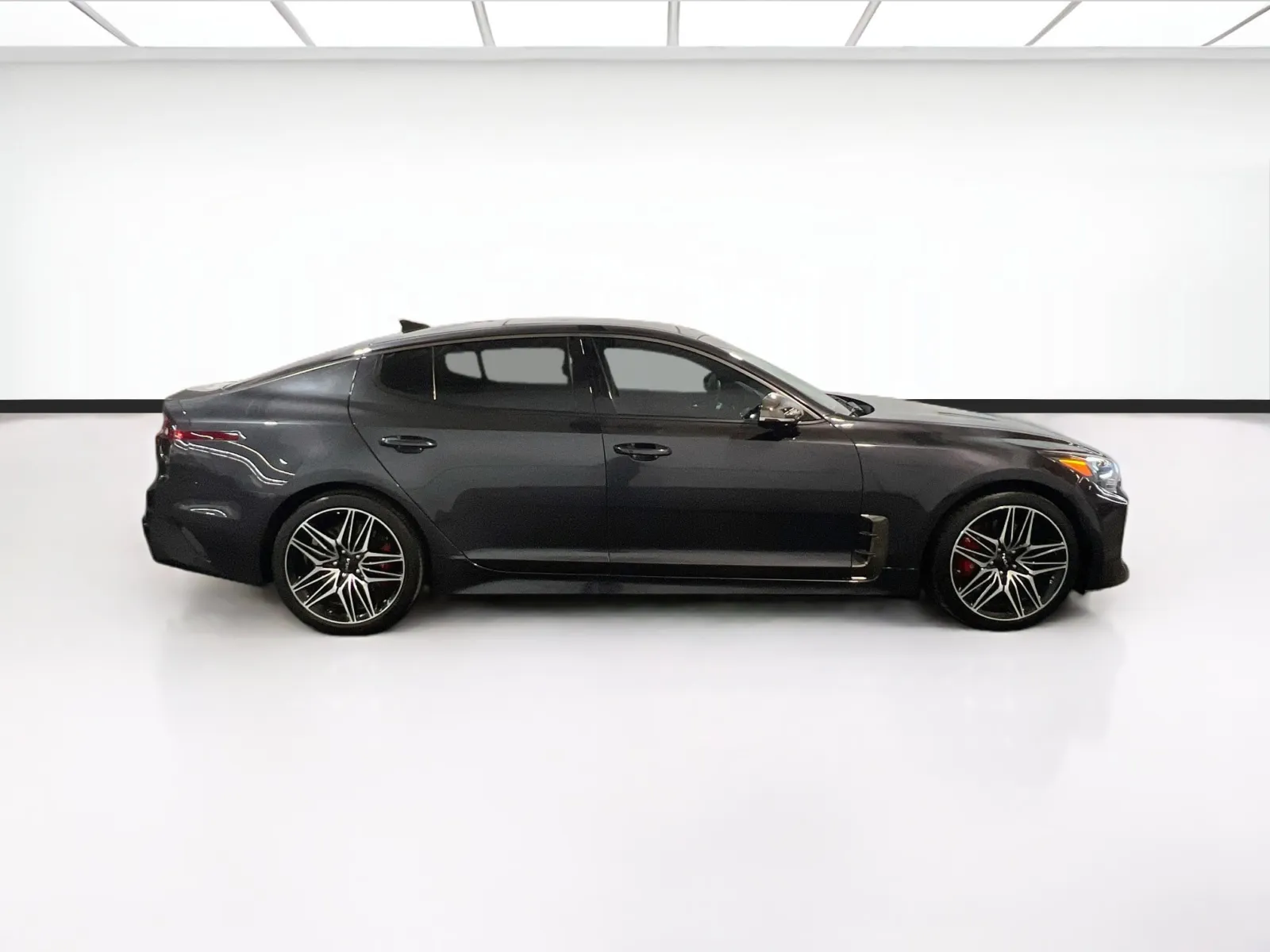 Kia Stinger photo 25