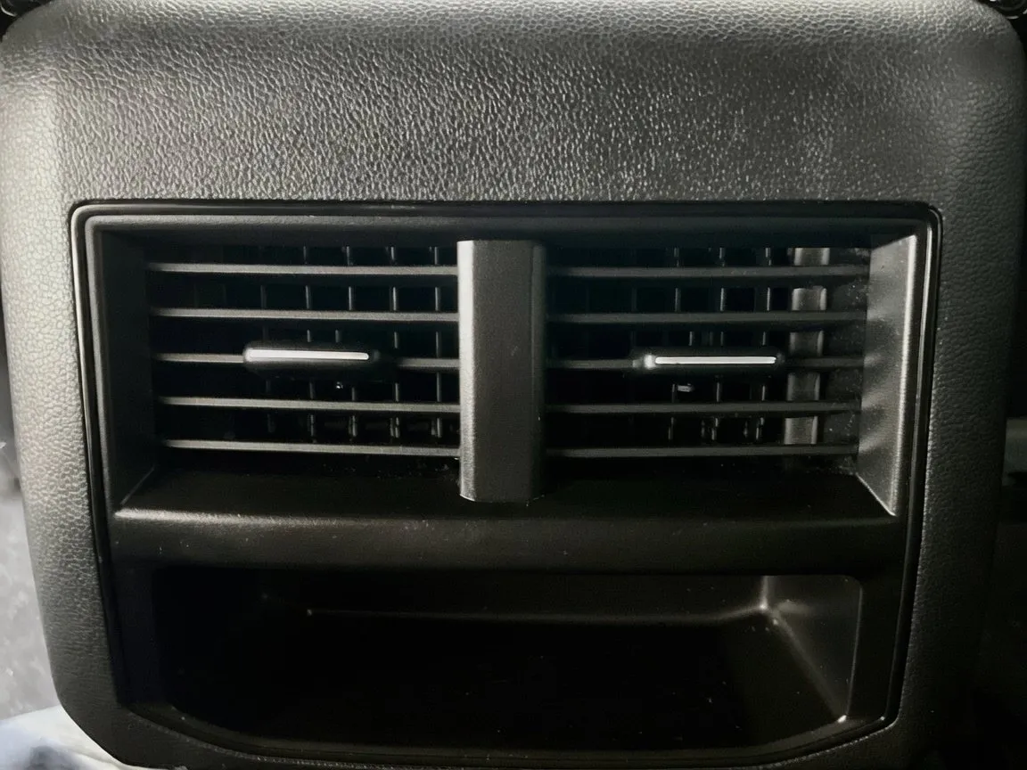 Volkswagen Atlas Cross Sport photo 17