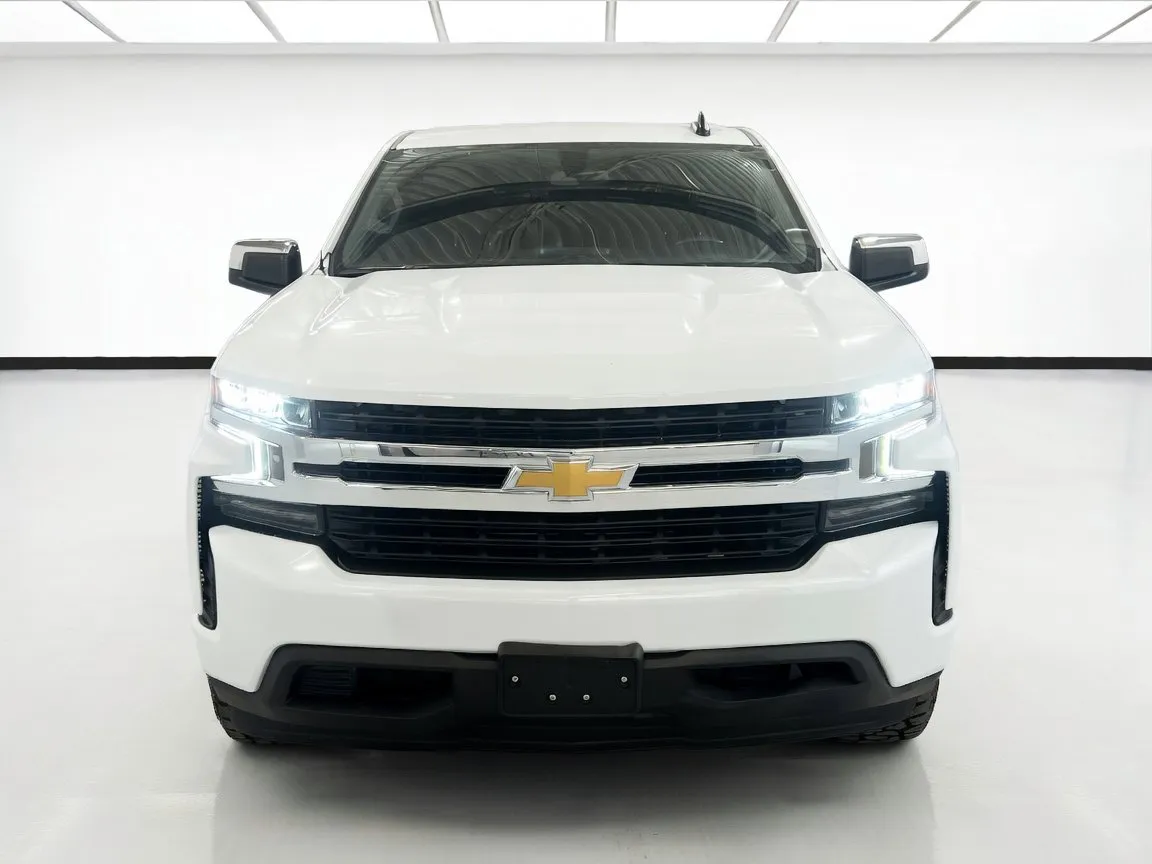 Chevrolet Silverado photo 2