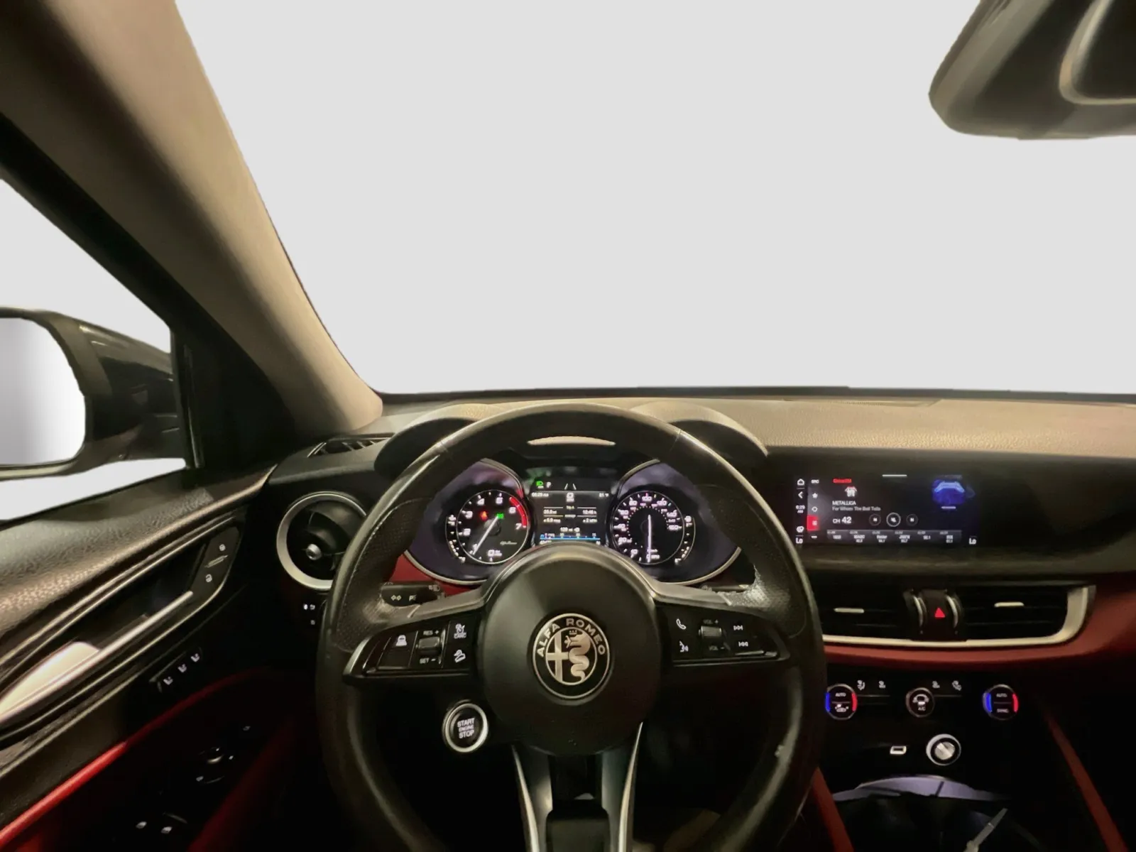 Alfa Romeo Stelvio photo 7