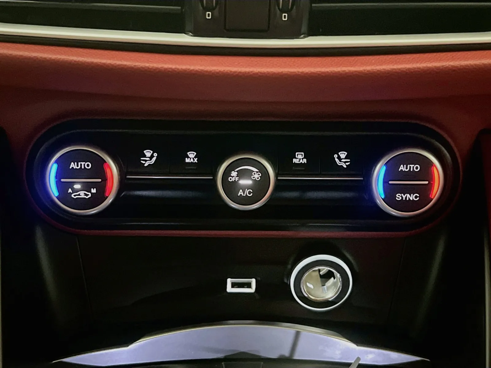 Alfa Romeo Stelvio photo 11