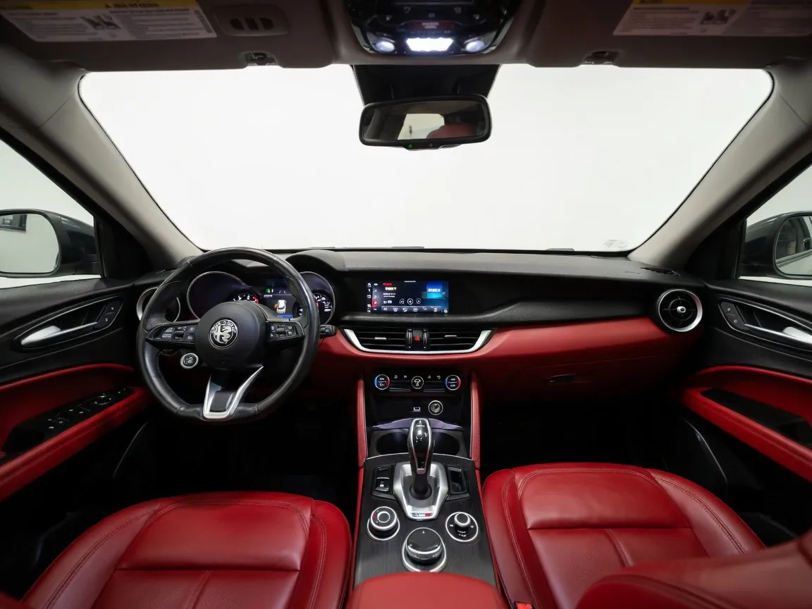 Alfa Romeo Stelvio photo 15