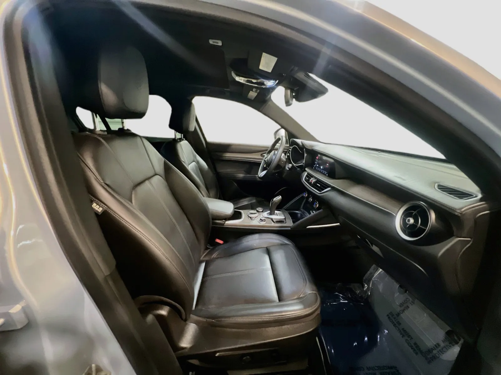 Alfa Romeo Stelvio photo 23