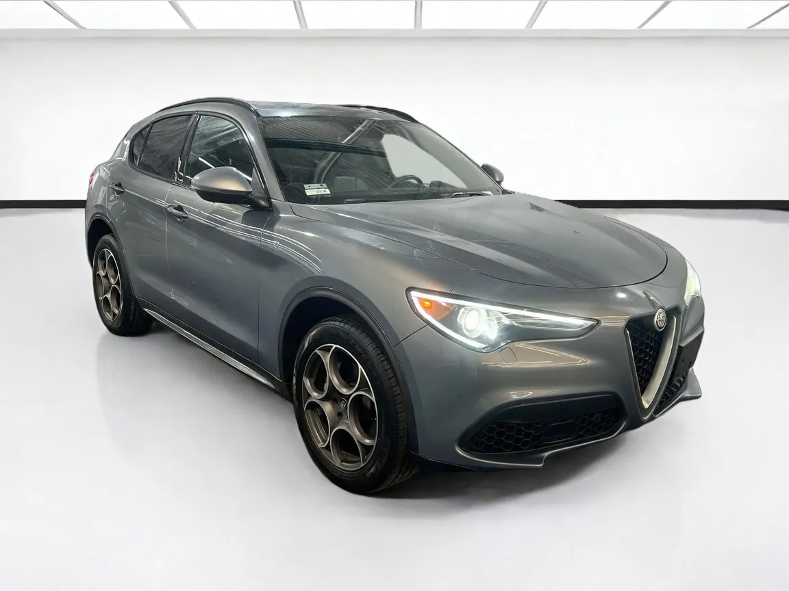Alfa Romeo Stelvio photo 3