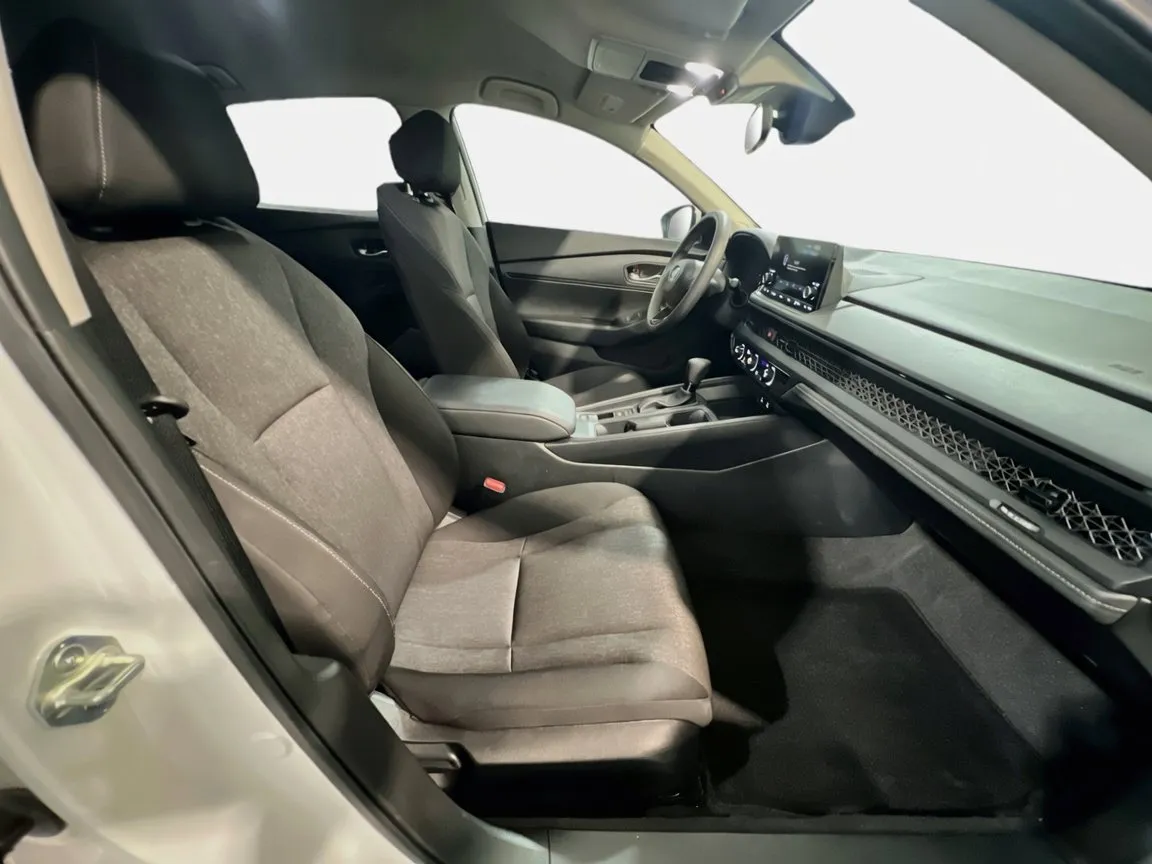 Honda Accord photo 19