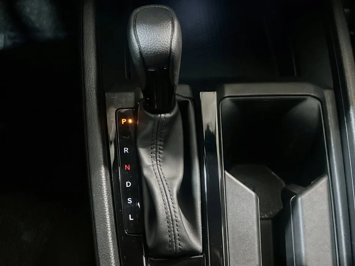 Honda Accord photo 12