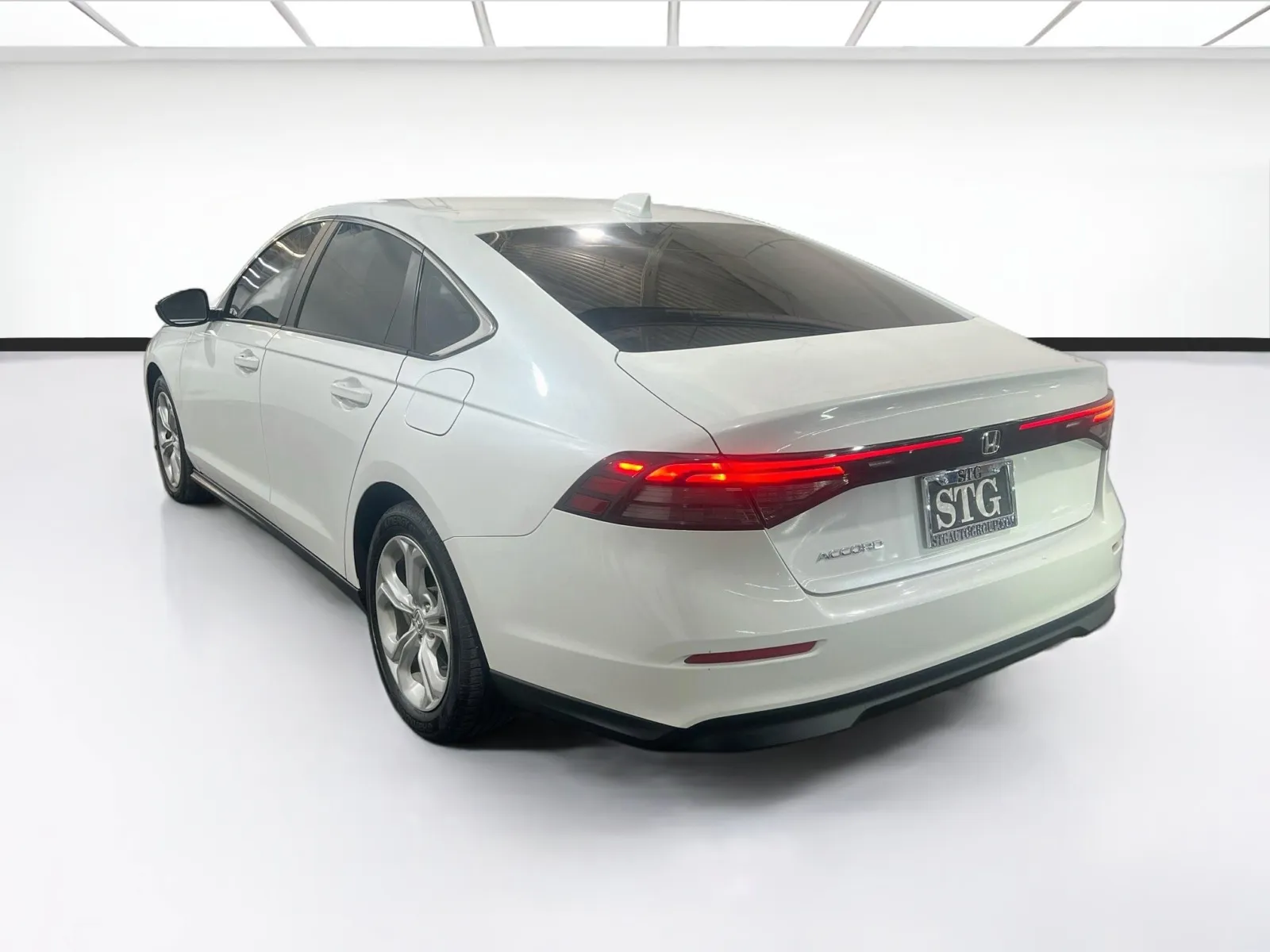 Honda Accord photo 6