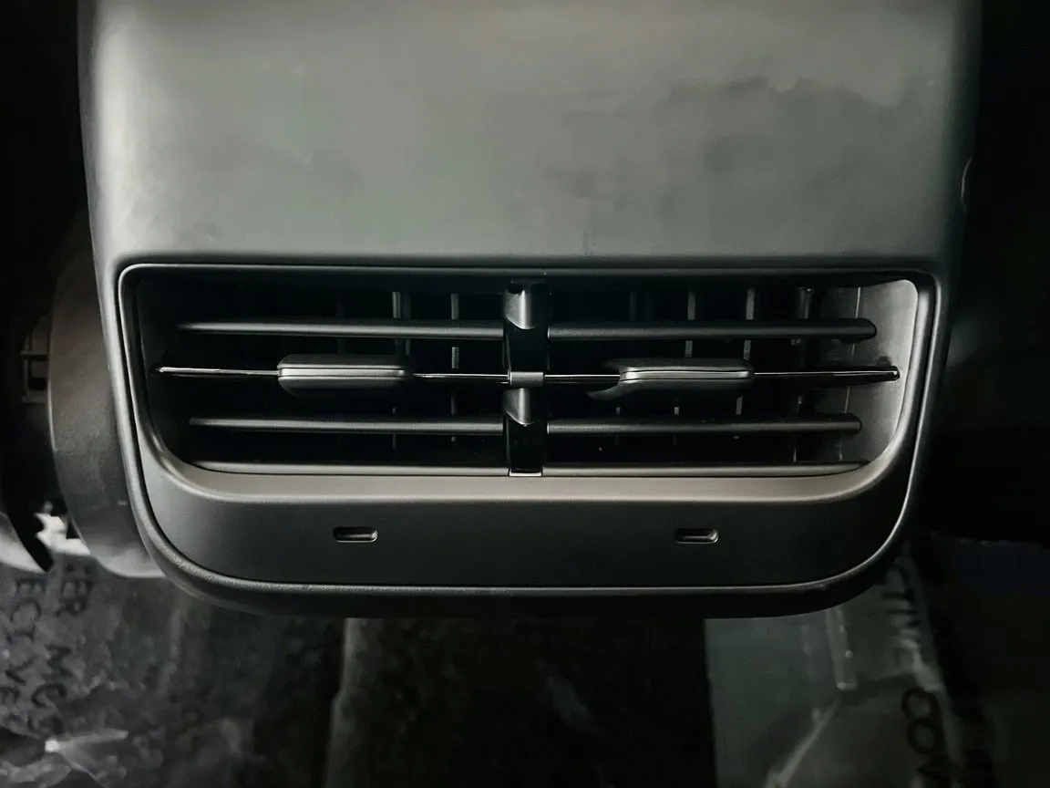 Tesla Model 3 photo 18
