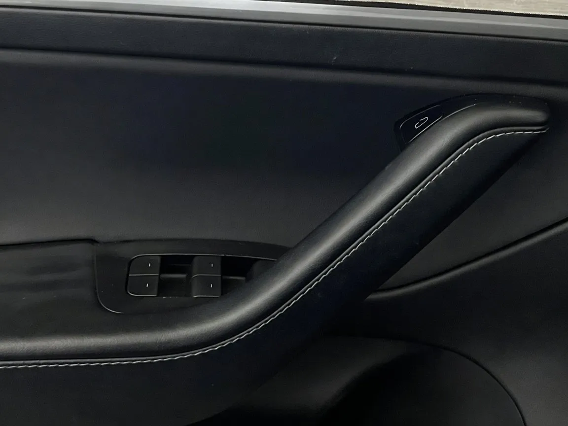Tesla Model 3 photo 14