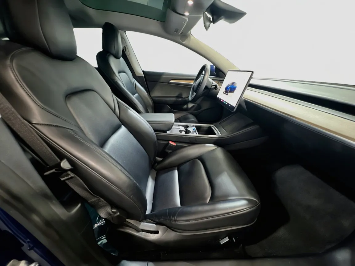 Tesla Model 3 photo 21