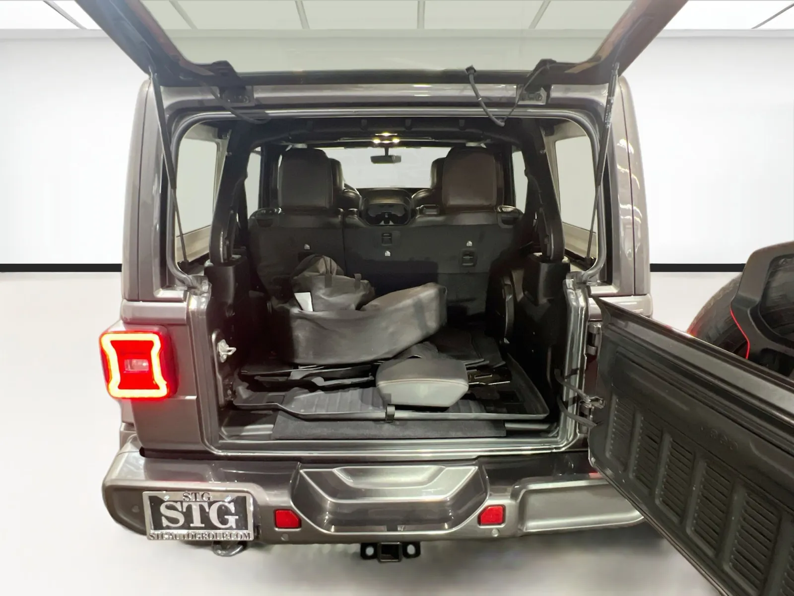 Jeep Wrangler photo 19