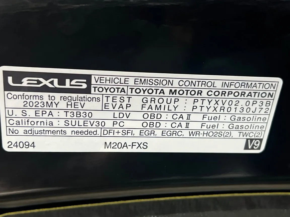 Lexus UX photo 21