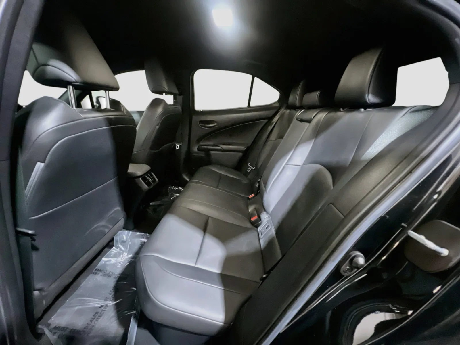 Lexus UX photo 16