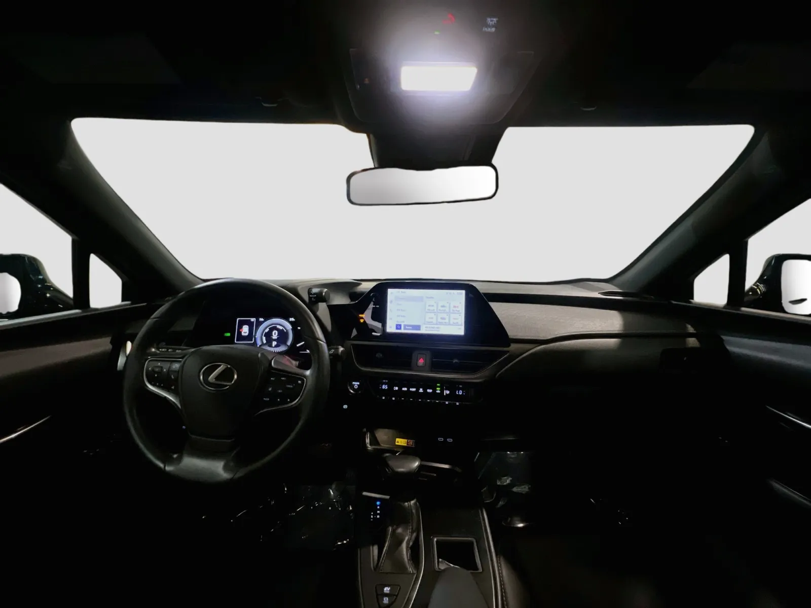 Lexus UX photo 15
