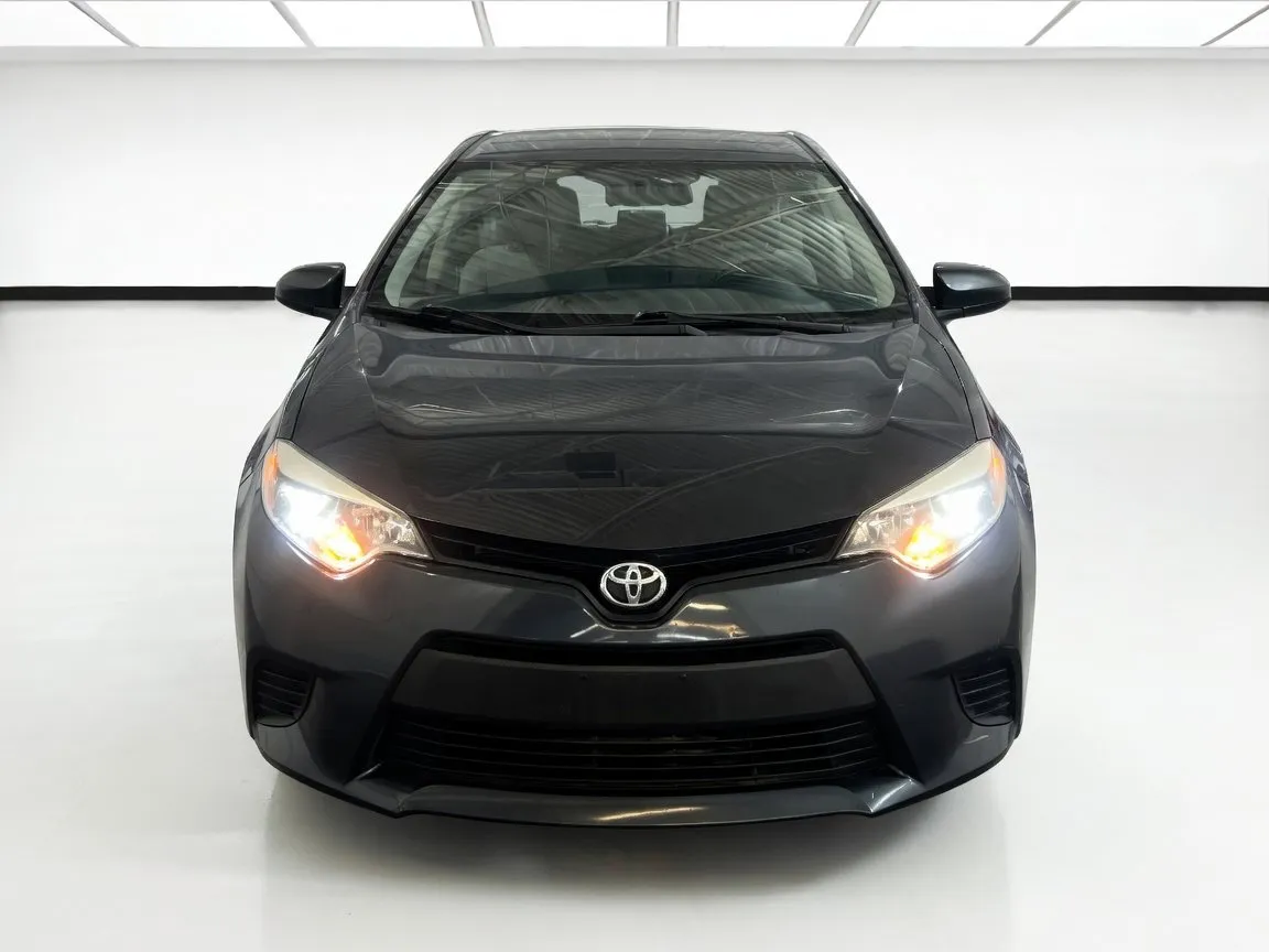 Toyota Corolla photo 2