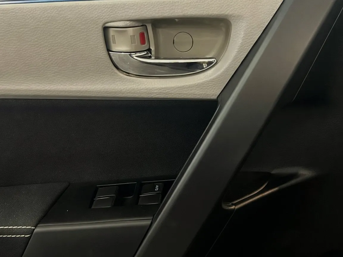 Toyota Corolla photo 13