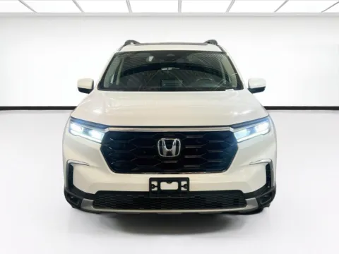 Photos of 2023 Honda Pilot Touring for sale in Chandler, AZ at STG Chandler