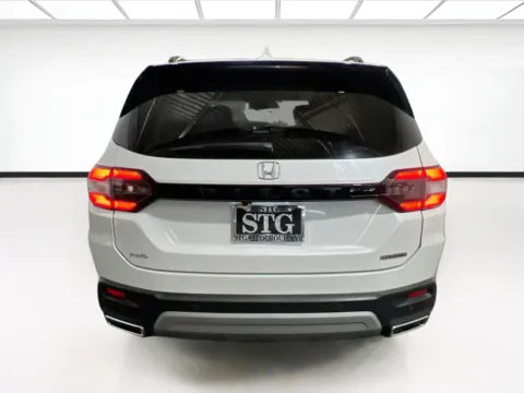 More photos of 2023 Honda Pilot Touring at STG Chandler, AZ