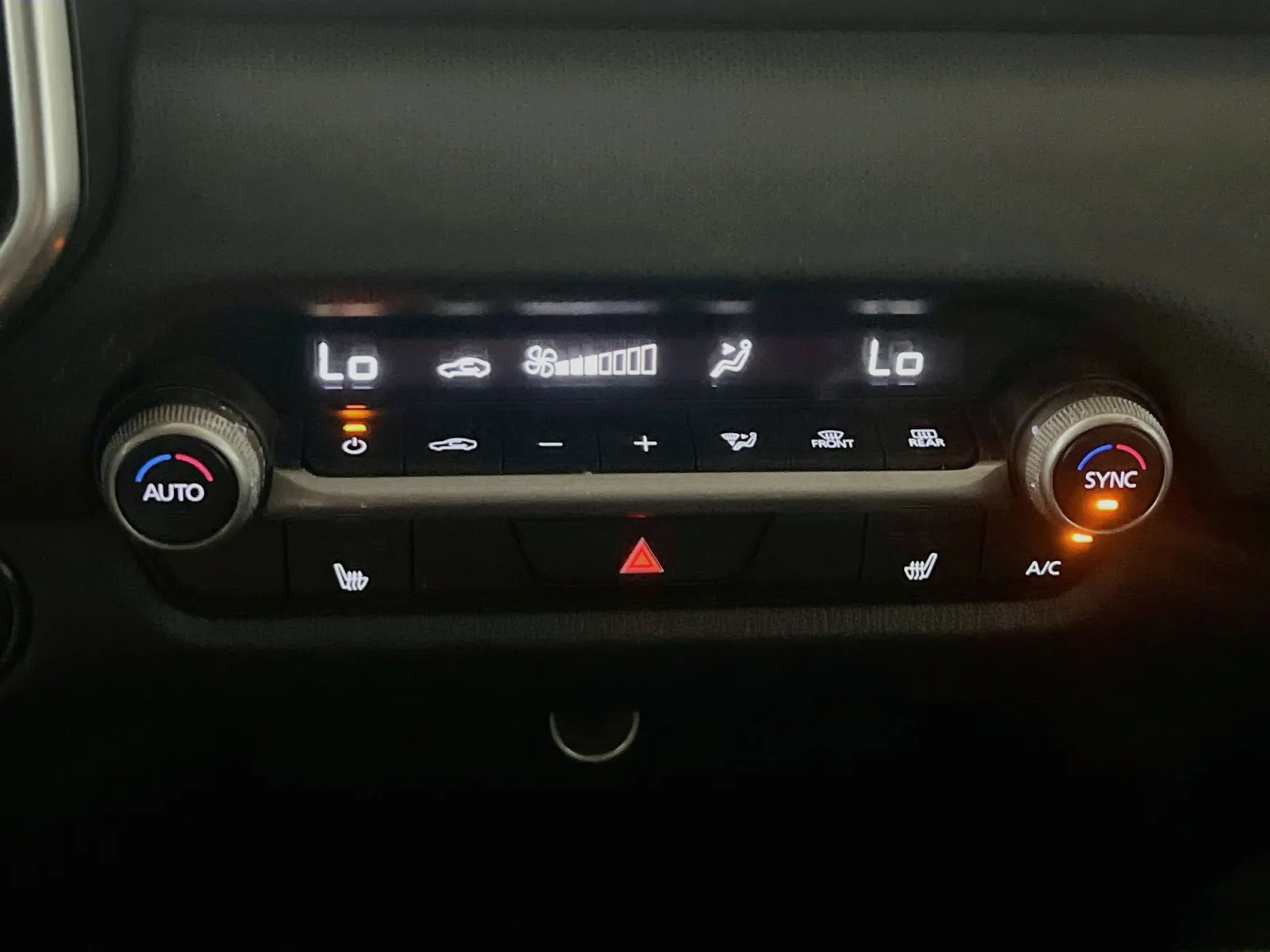 Mazda CX-50 photo 11