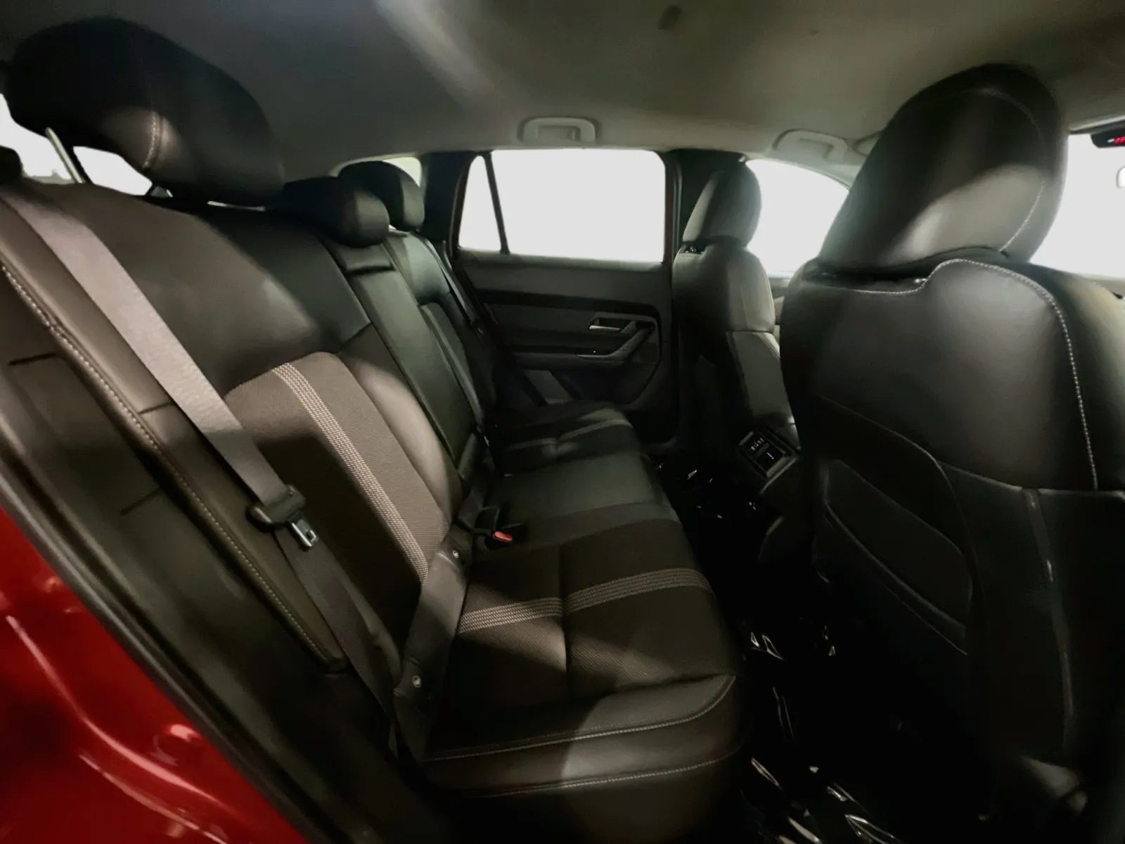 Mazda CX-50 photo 19