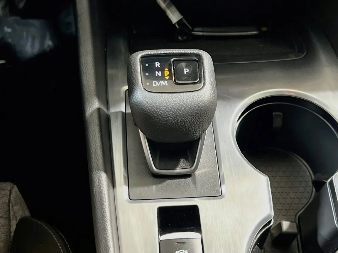 Nissan Rogue photo 12
