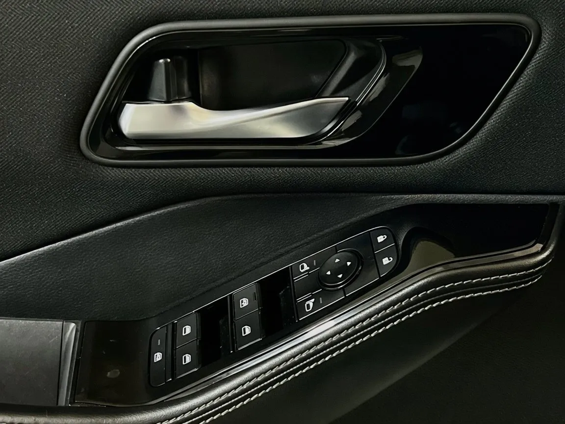 Nissan Rogue photo 13