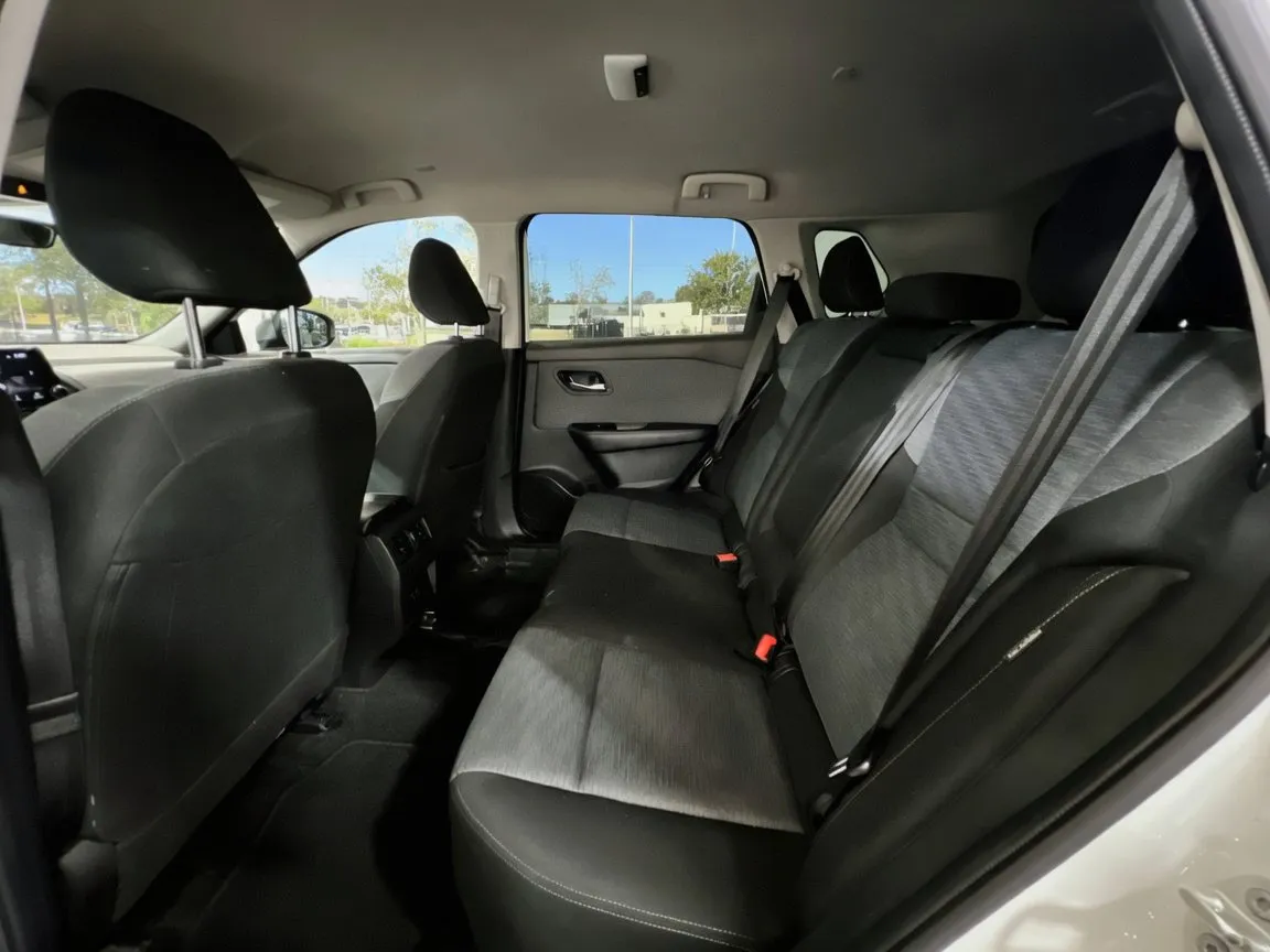 Nissan Rogue photo 16